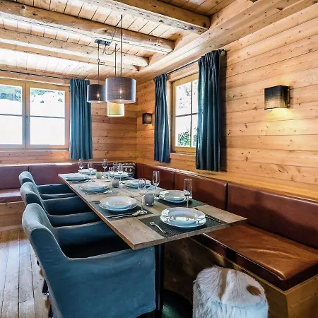 Dağ evi Chalet With Views, Privacy & Fire In Kaprun